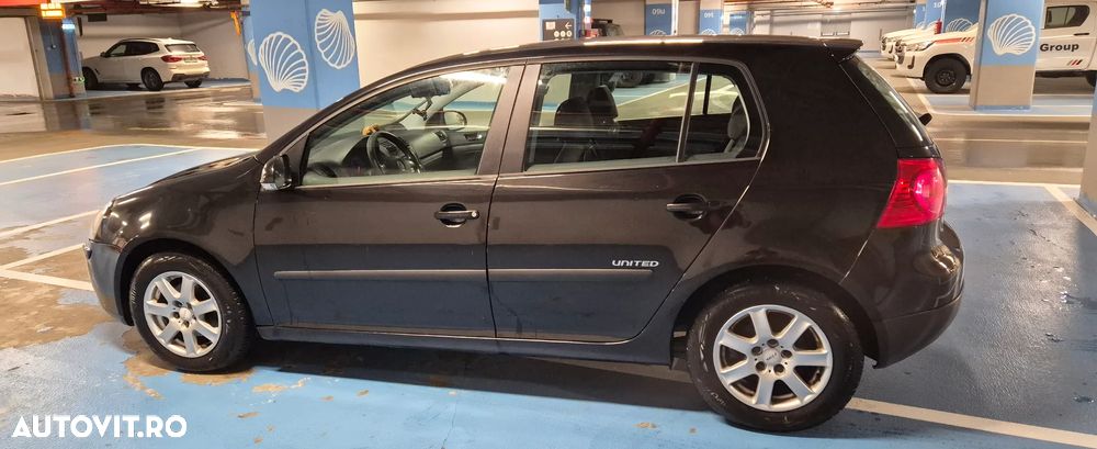 Volkswagen Golf 1.6 FSI Automatik United - 2