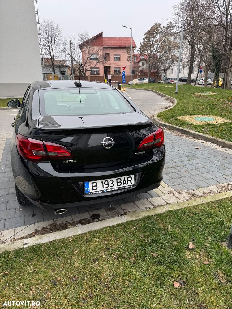 Opel Astra 1.4 Turbo ECOTEC Start/Stop Enjoy - 2