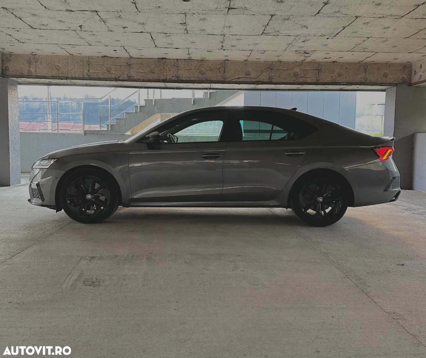 Skoda Octavia 2.0 TSI DSG RS - 3