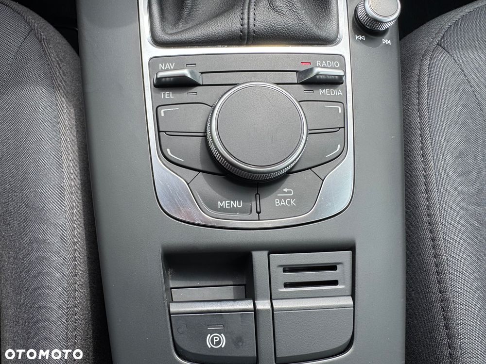 Audi A3 Sportback 2.0 TDI Quattro Attraction - 27