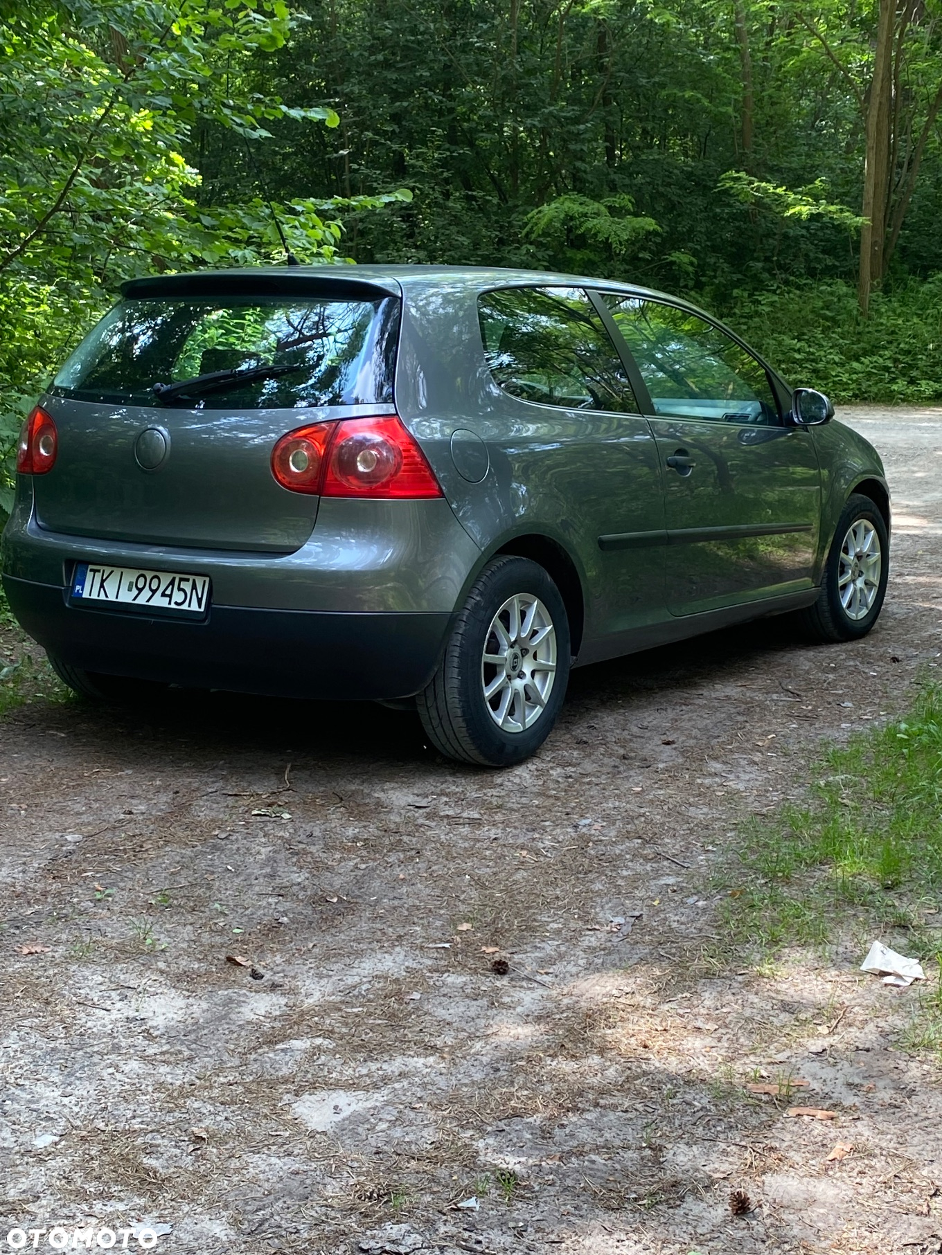 Volkswagen Golf 1.9 TDI DPF Comfortline - 4