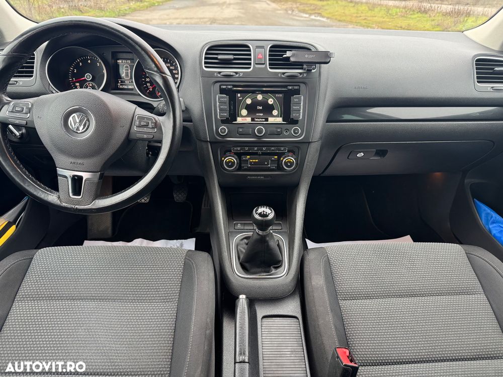 Volkswagen Golf - 11