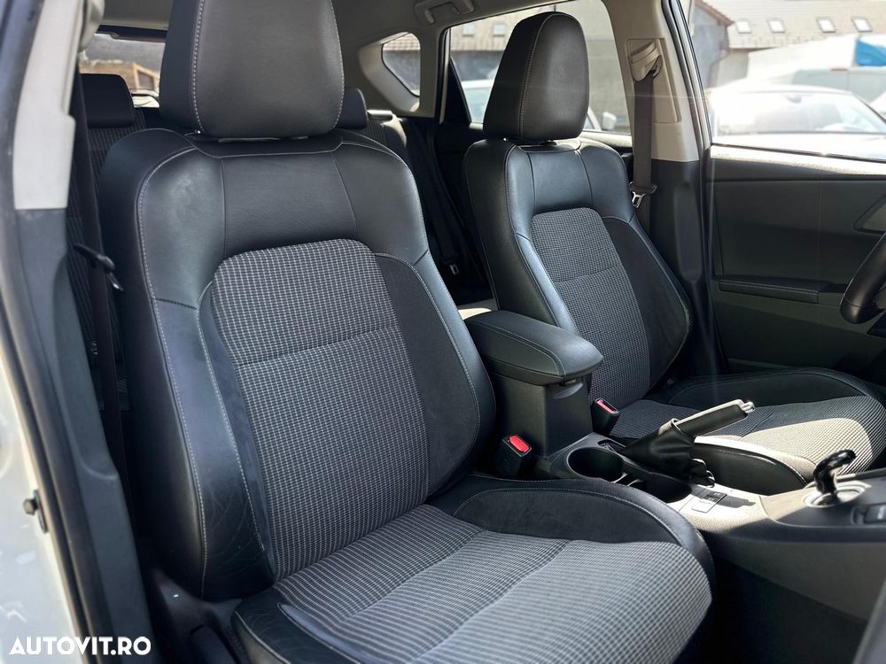 Toyota Auris 1.8 VVT-i Automatik Executive - 6