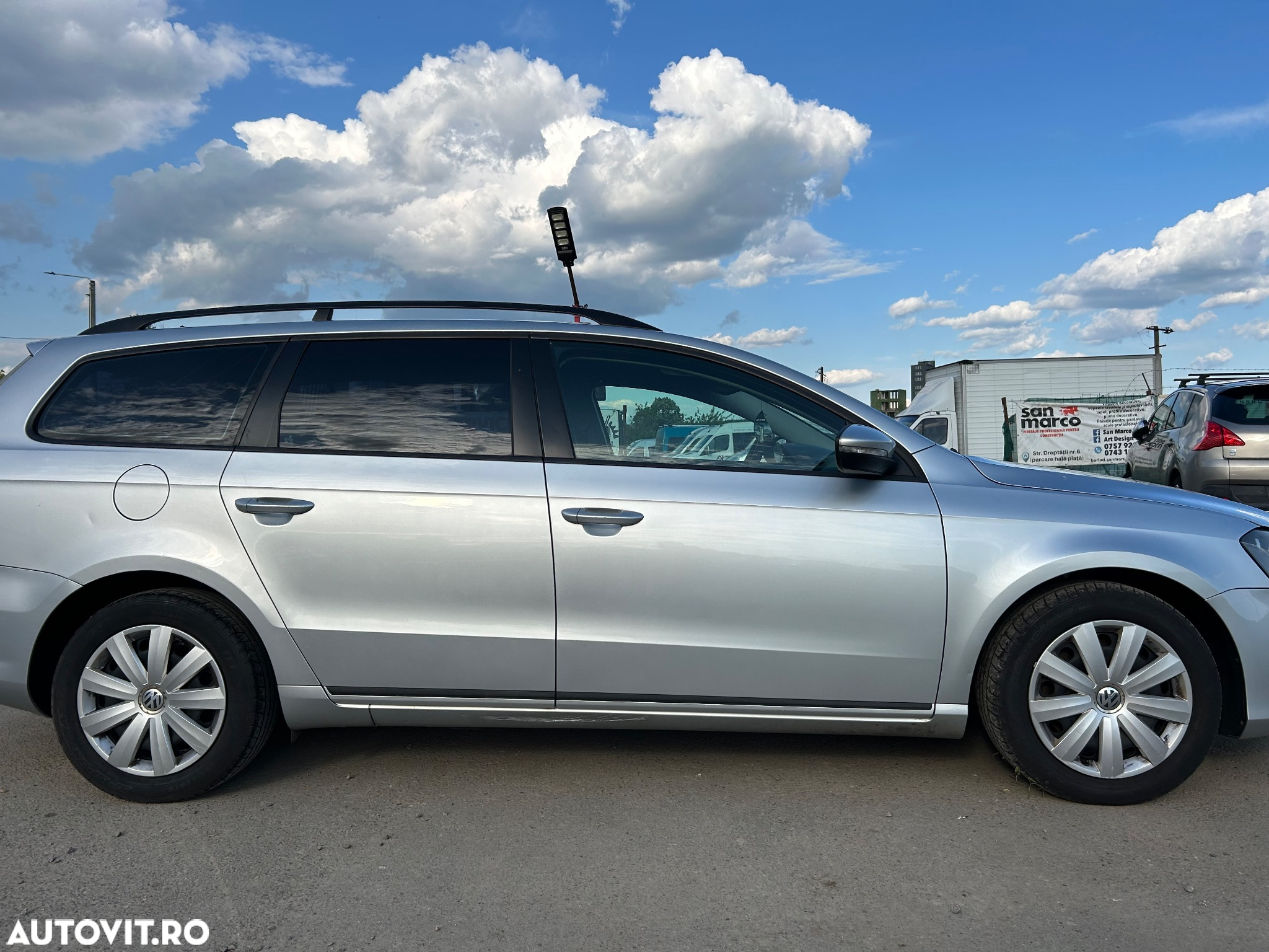 Volkswagen Passat Variant 2.0 TDI BlueMotion Technology DSG Comfortline - 2