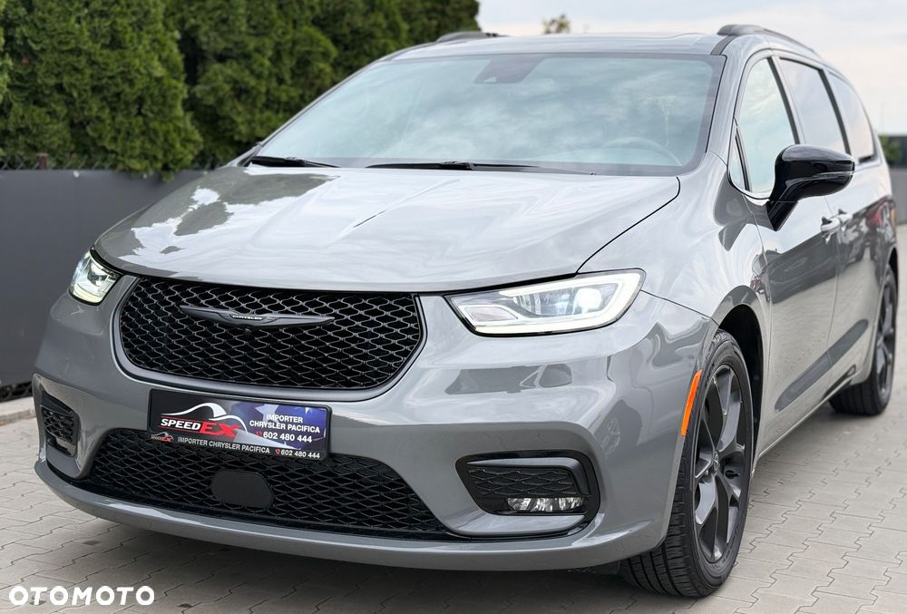 Chrysler Pacifica - 2
