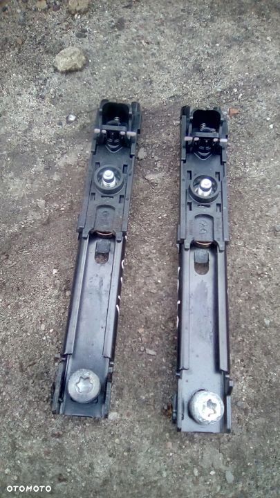 C4 PICASSO mocowanie suwak pasa - 1