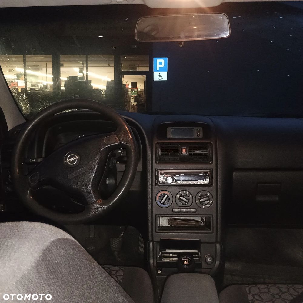 Opel Astra 1.6 - 4
