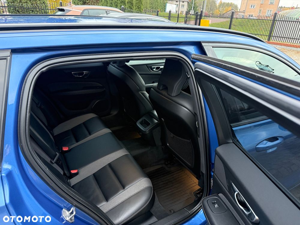 Volvo V60 B4 B R-Design - 18