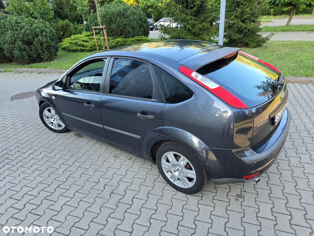 Ford Focus 1.6 Ambiente - 22