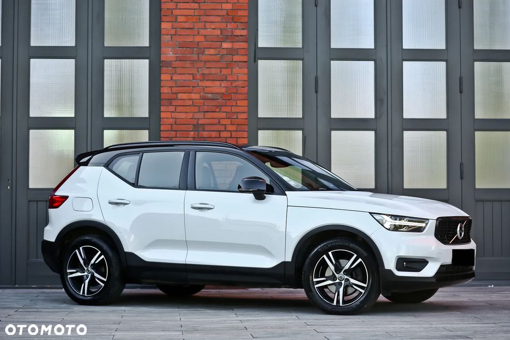Volvo XC 40 D4 AWD Geartronic R-Design - 4