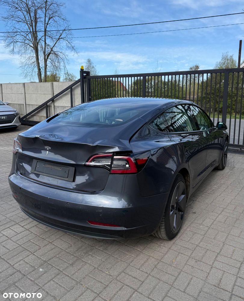 Tesla Model 3 Long Range AWD - 3