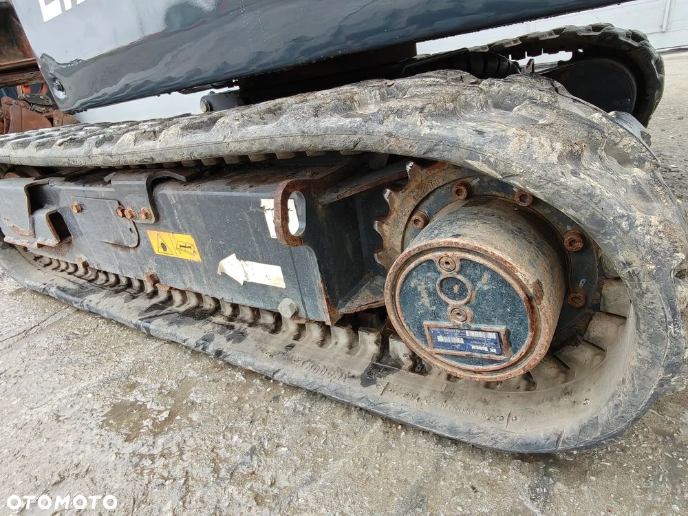 Bobcat E17 - 16