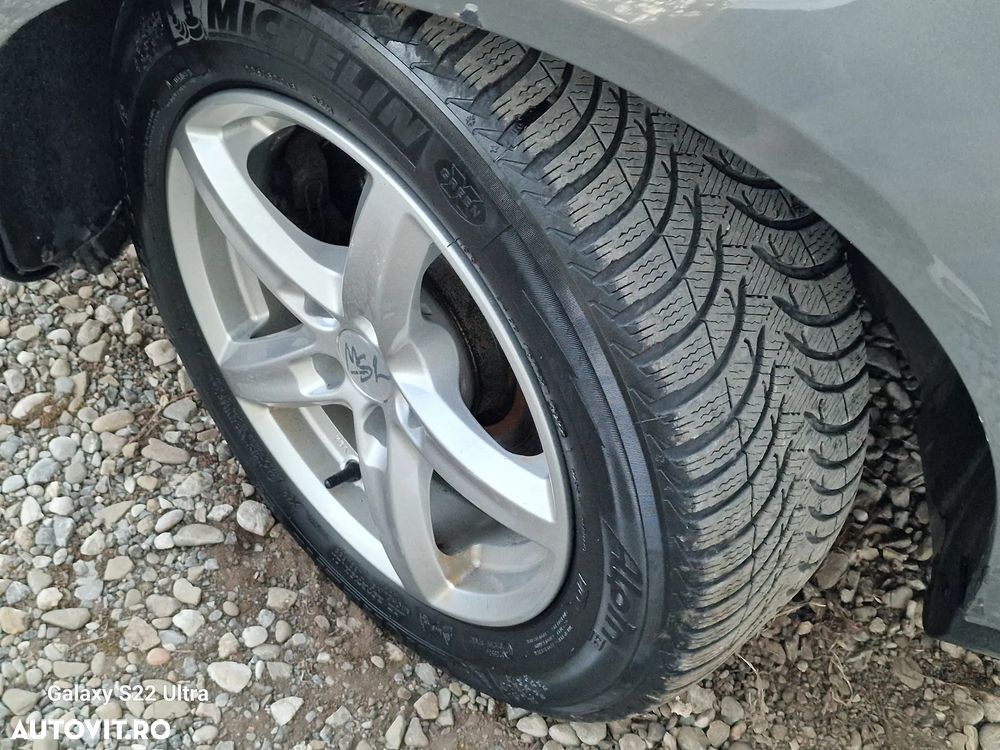 Volkswagen Passat 1.9 TDI DPF BlueMotion - 16