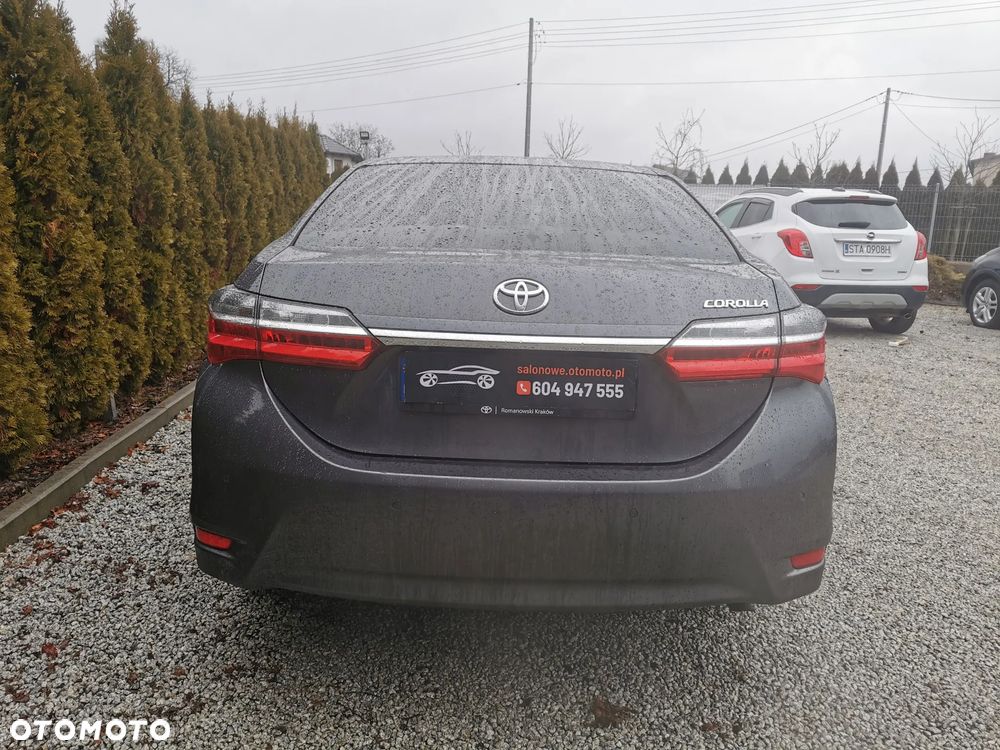 Toyota Corolla 1.6 Executive MS - 11