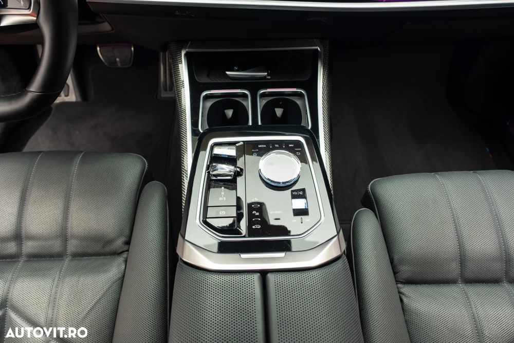 BMW Seria 7 750e xDrive - 37