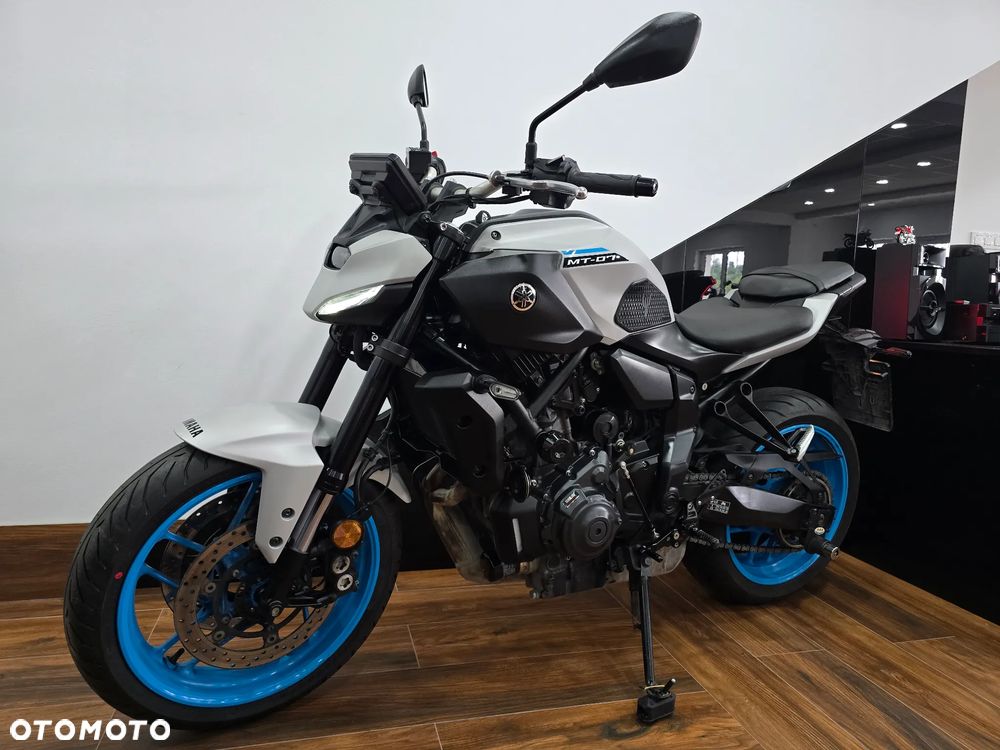 Yamaha MT - 16