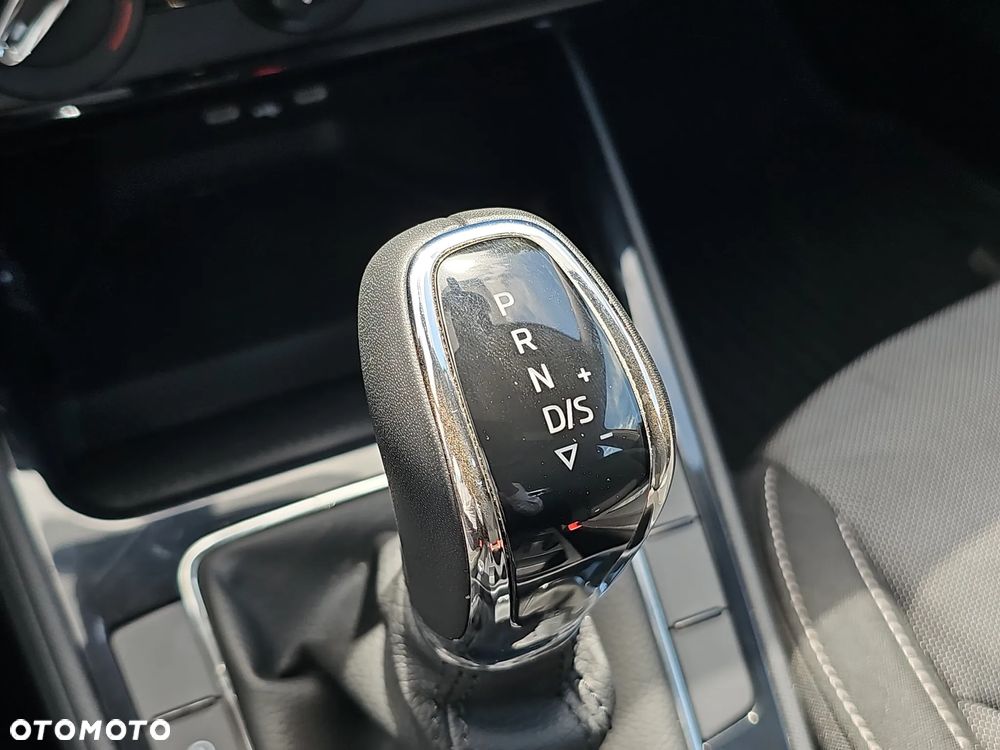 Skoda Fabia 1.0 TSI Selection DSG - 25