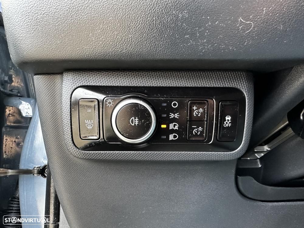 Ford Mustang Mach-E Standard - 24