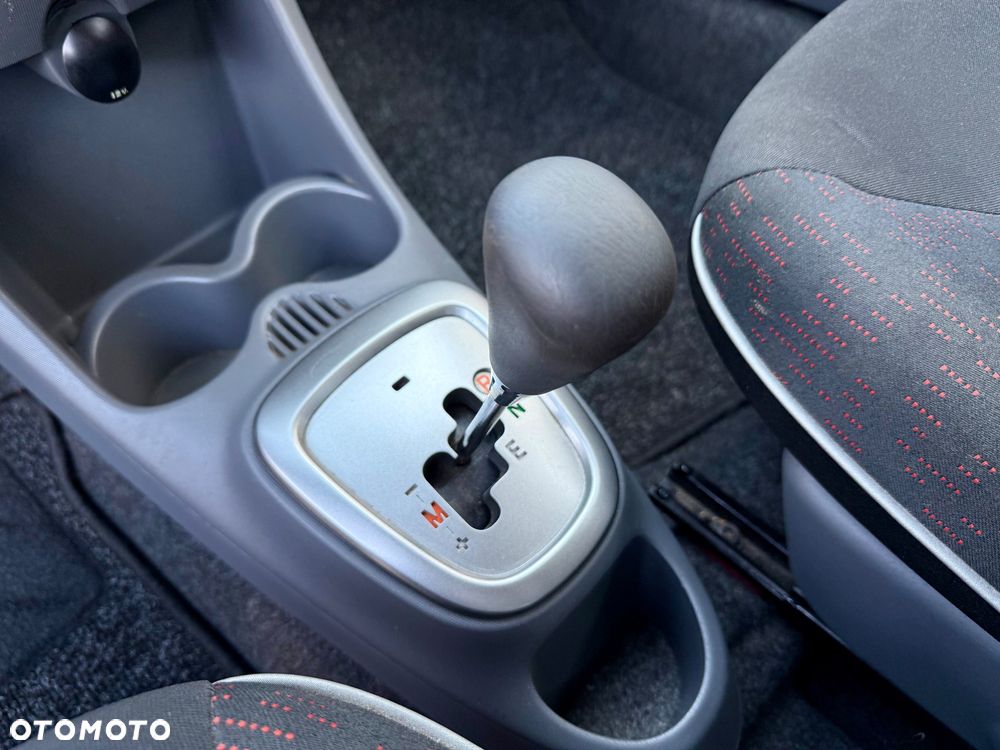 Peugeot 107 1.0 Trendy 2-Tronic - 23