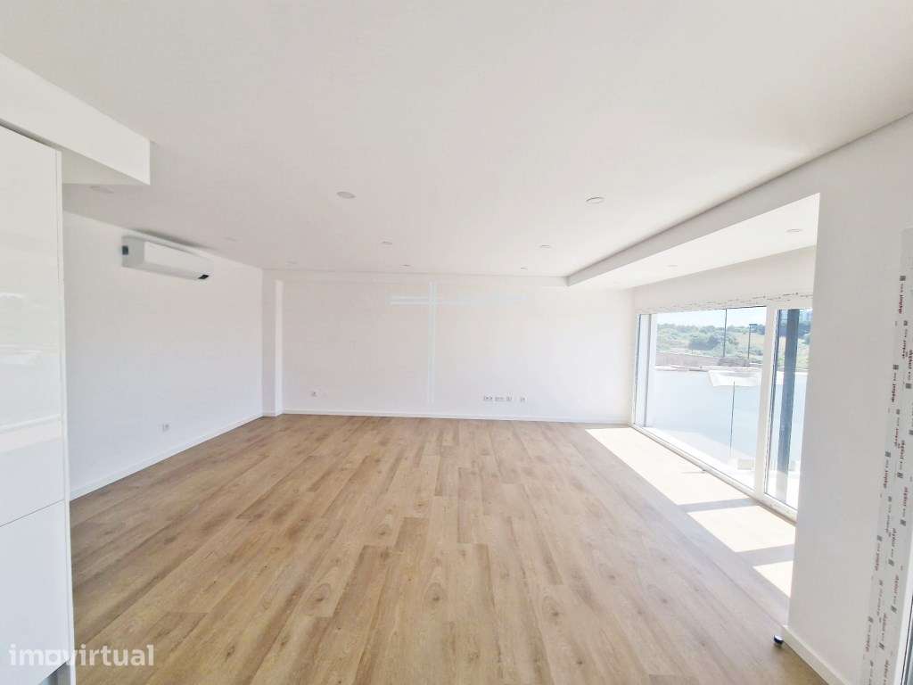 Moradia T3+1 em banda, arquitetura contemporânea, com garagem - Pêra - Grande imagem: 5/30