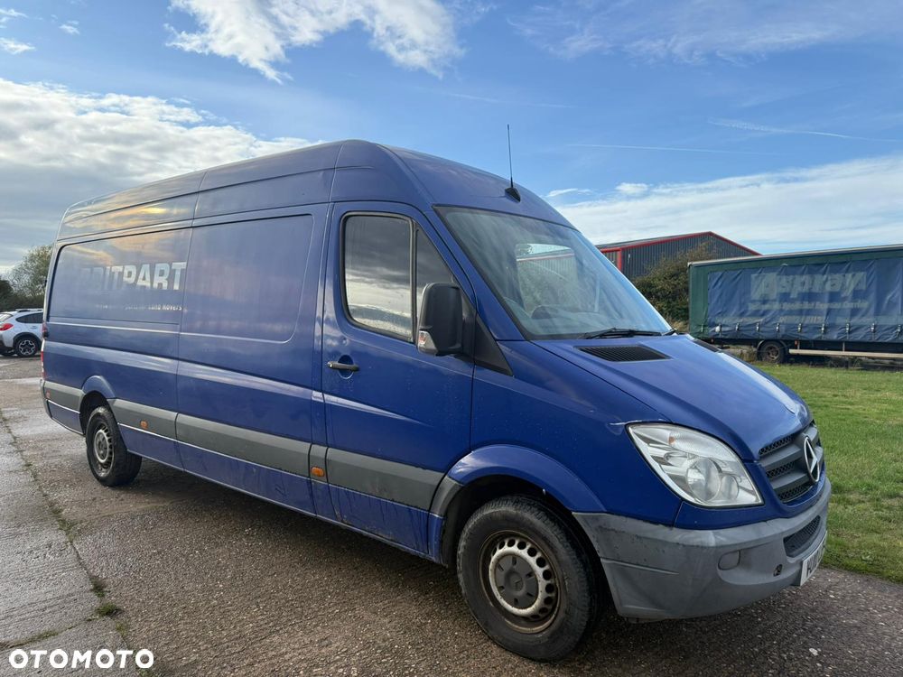 Mercedes-Benz Sprinter - 1