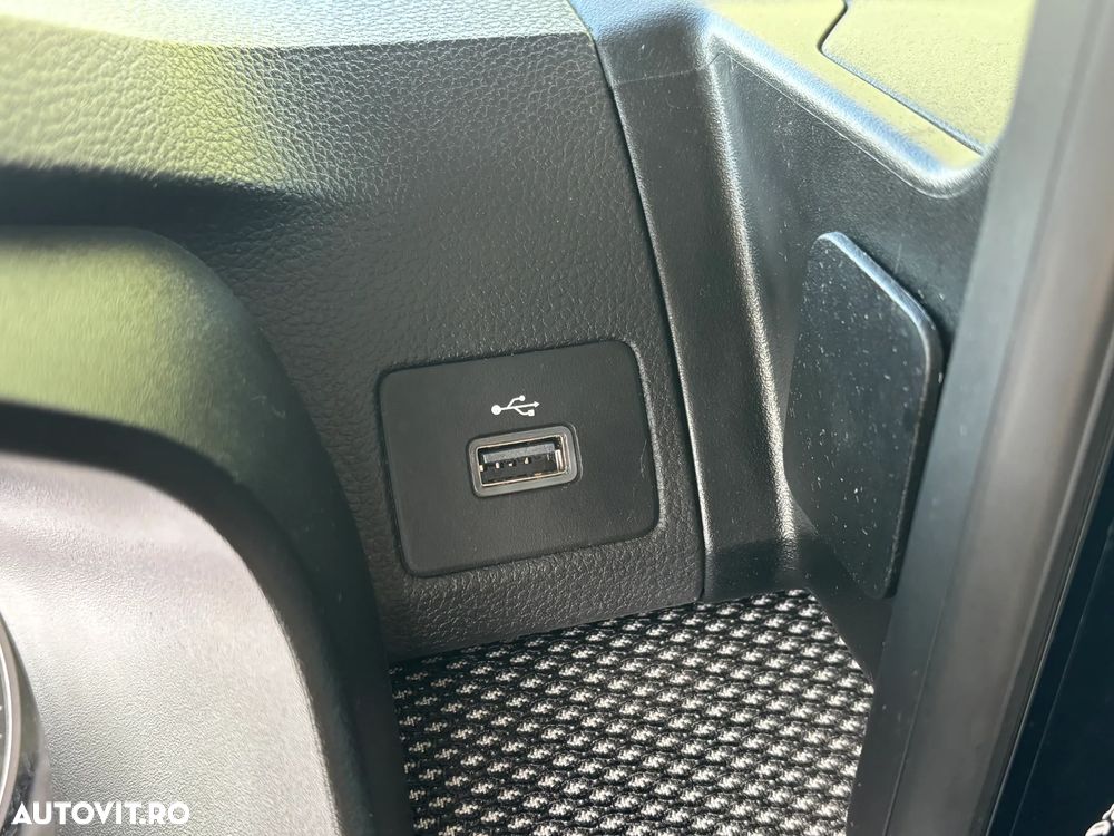 Dacia Logan TCe 90 Essential - 27