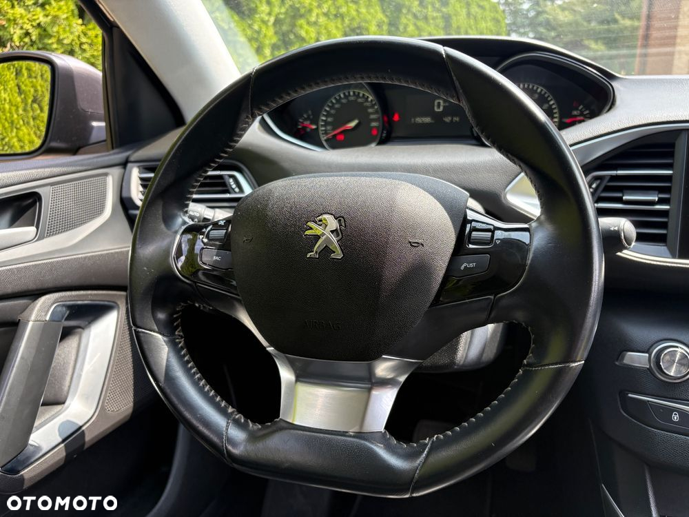 Peugeot 308 1.2 PureTech Allure S&S EAT8 - 18