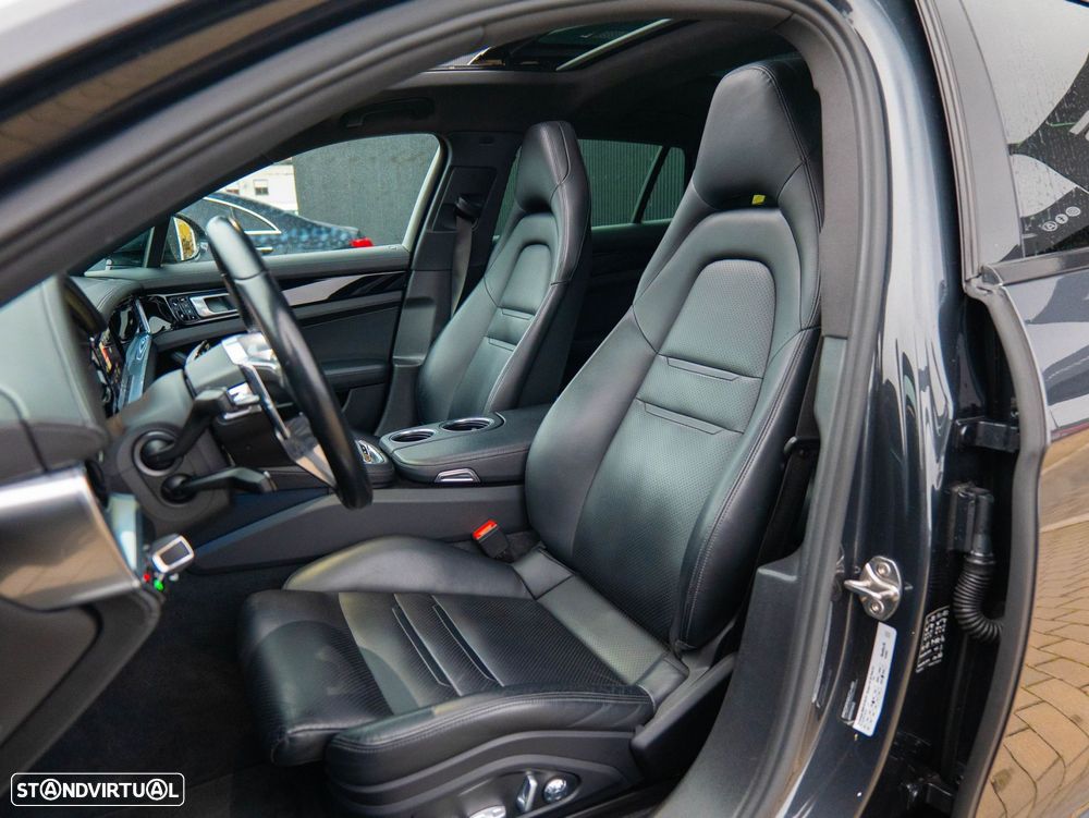 Porsche Panamera Sport Turismo 4 E-Hybrid - 32