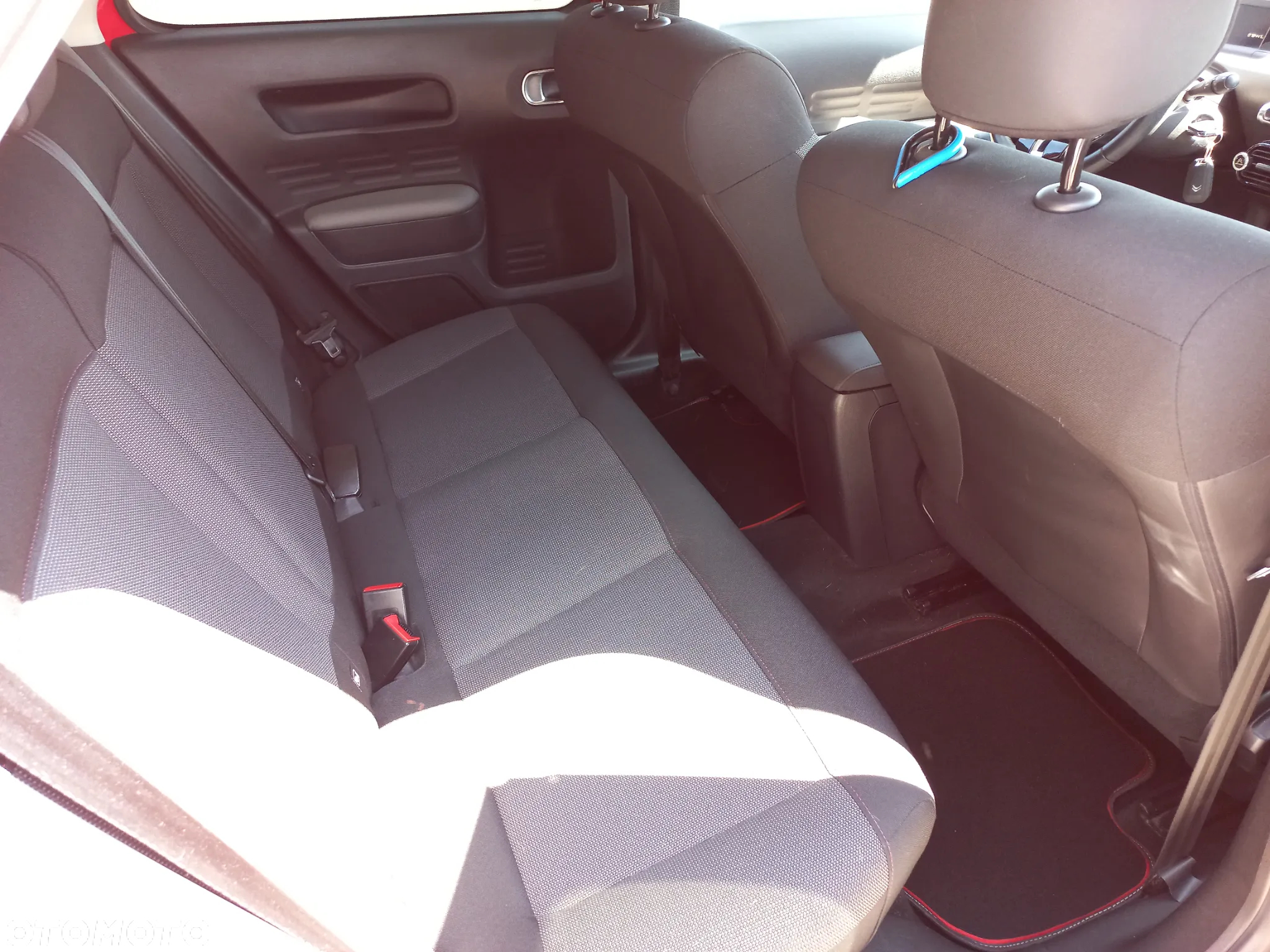 Citroën C4 Cactus 1.2 PureTech Feel S&S - 13