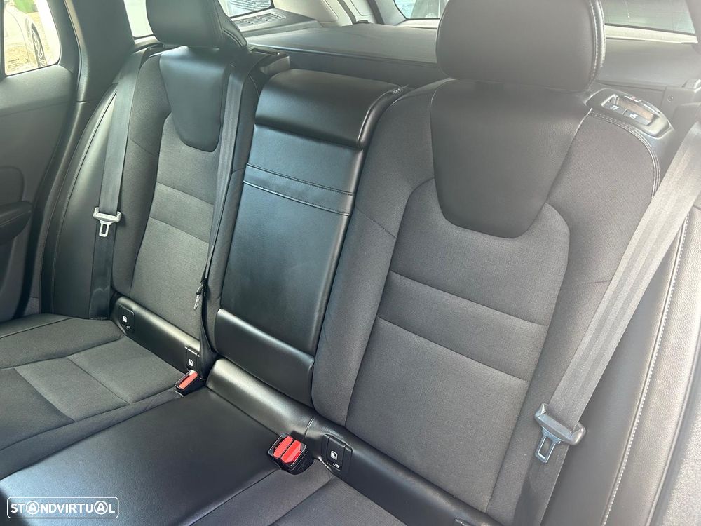 Volvo V60 2.0 T8 AWD TE Inscription - 22