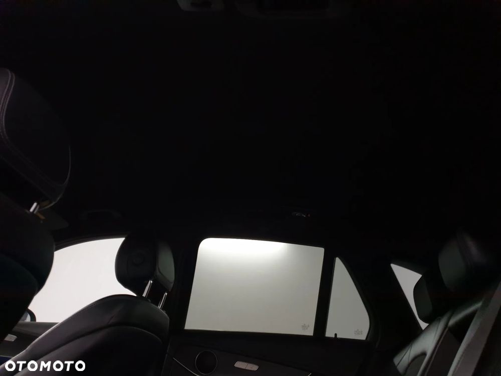 Mercedes-Benz GLC 300 d 4Matic 9G-TRONIC AMG Line Plus - 32