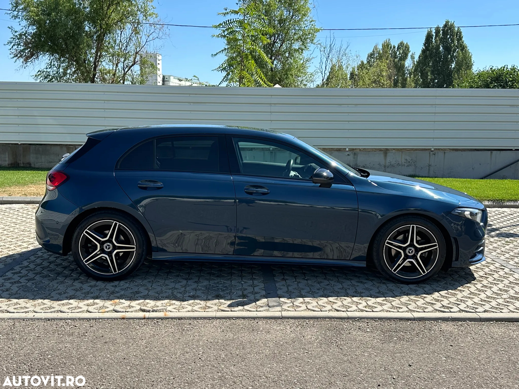 Mercedes-Benz A - 12