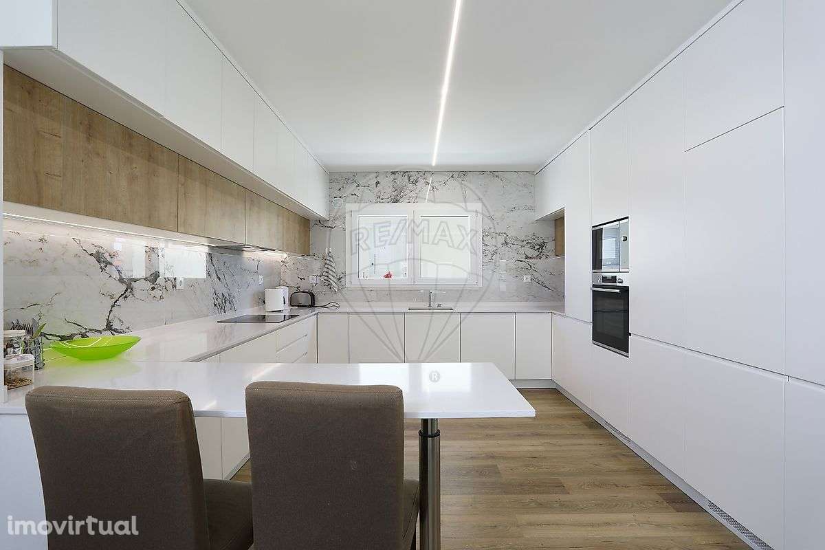 Moradia T4 para venda - Grande imagem: 2/28