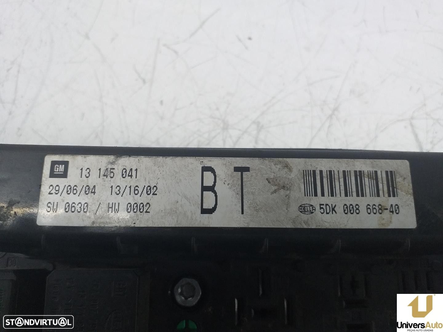 CAIXA RELÉS / FUSÍVEIS OPEL ASTRA H 2004 -5DK00866840 - 3
