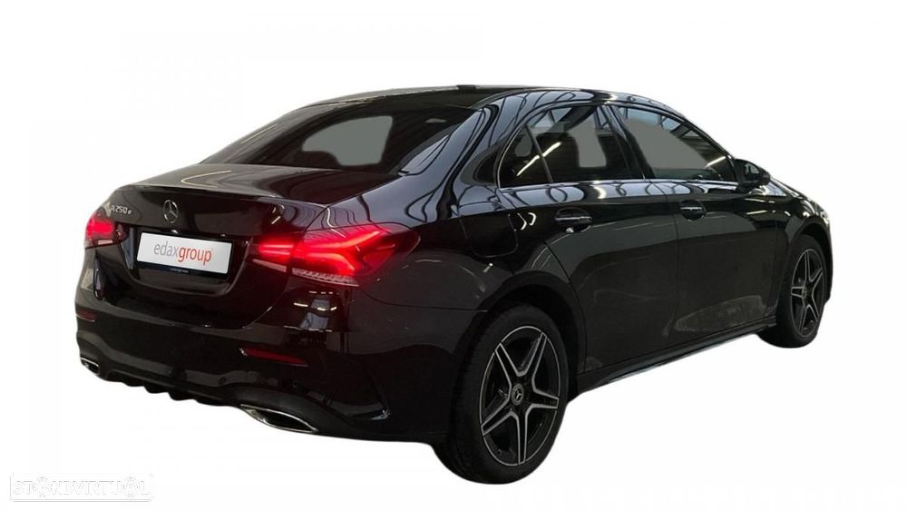 Mercedes-Benz A 250 Limousine e AMG Line - 2