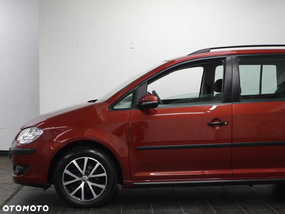 Volkswagen Touran - 16