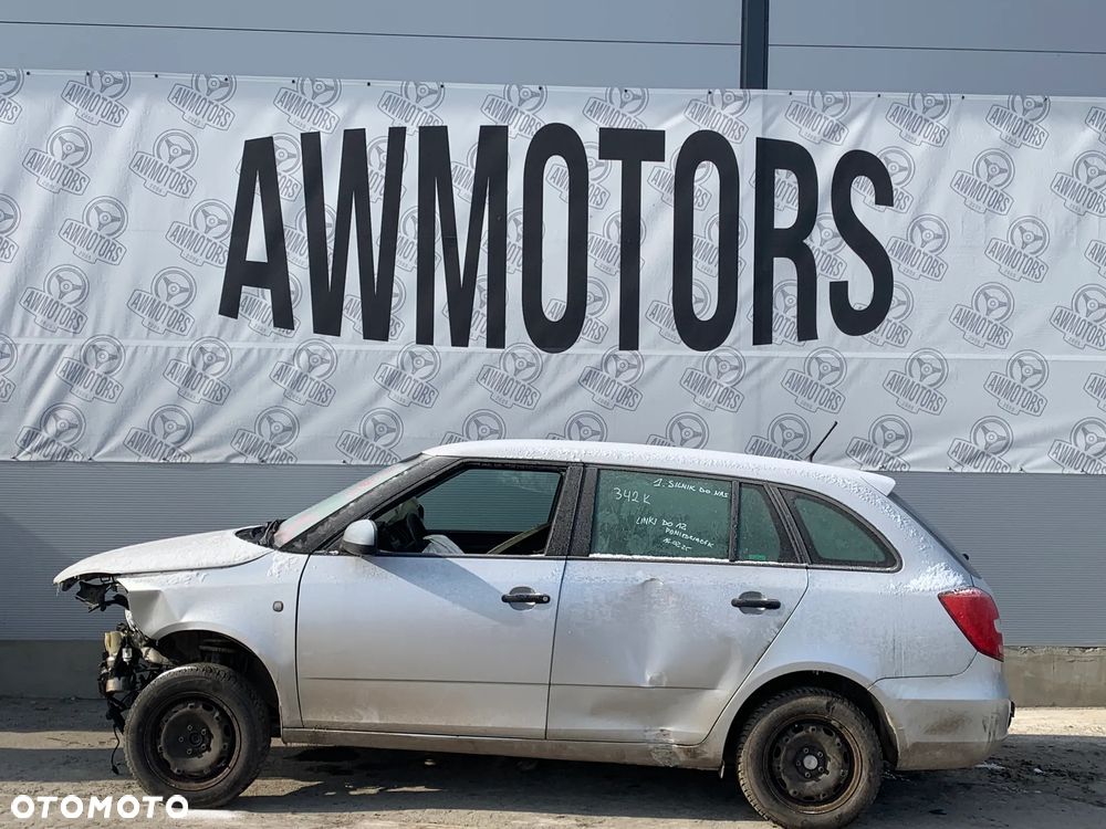 SKODA FABIA 2011 *SAMOCHÓD NA CZĘŚCI* 4101 MASKA, LAMPA, DRZWI, LUSTERKO, ZDERZAK, GRILL, BŁOTNIK, KLAPA, BELKA, DESKA, FOTELE, KANAPA, ĆWIARTKA KIEROWNICA, TARCZE, ZACISKI, ZAWIESZENIE, KOMPLETNY PRZÓD, KOMPLETNY TYŁ, LICZNIK, ZEGARY, PRAWE LEWE PRZÓD TYŁ