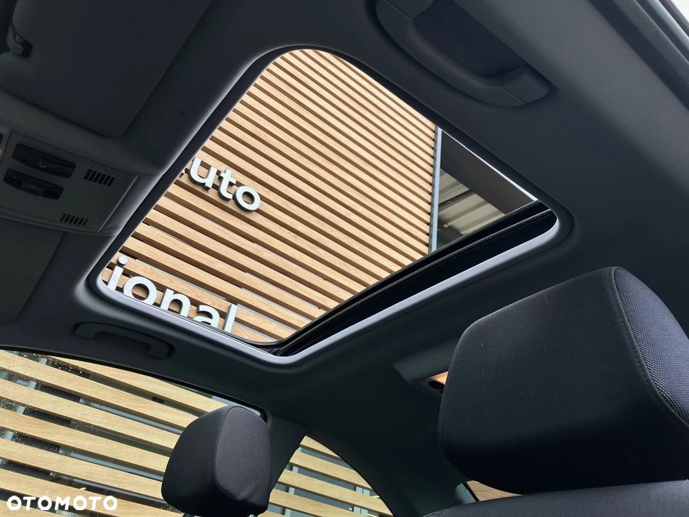 BMW Seria 1 120d Edition Sport - 37