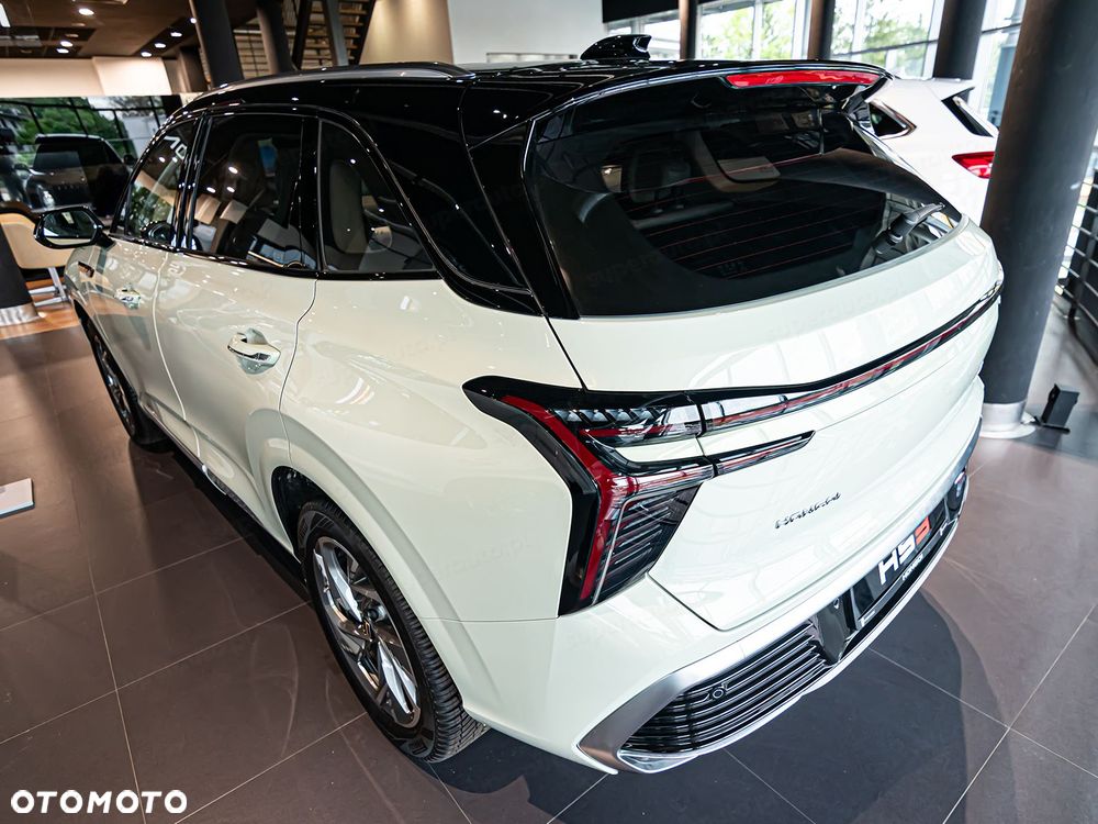 Hongqi HS3 - 6