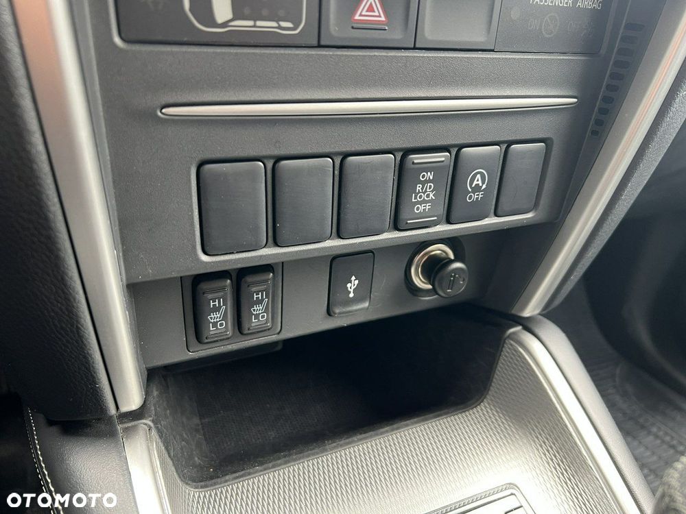 Mitsubishi L200 2.2 d DC Instyle Plus - 30