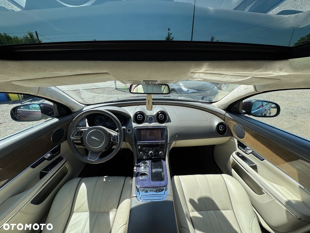 Jaguar XJ 3.0 D V6 LWB Premium Luxury - 8