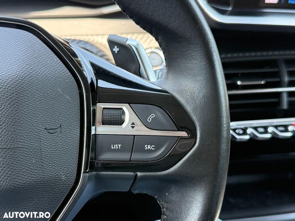 Peugeot 208 - 21
