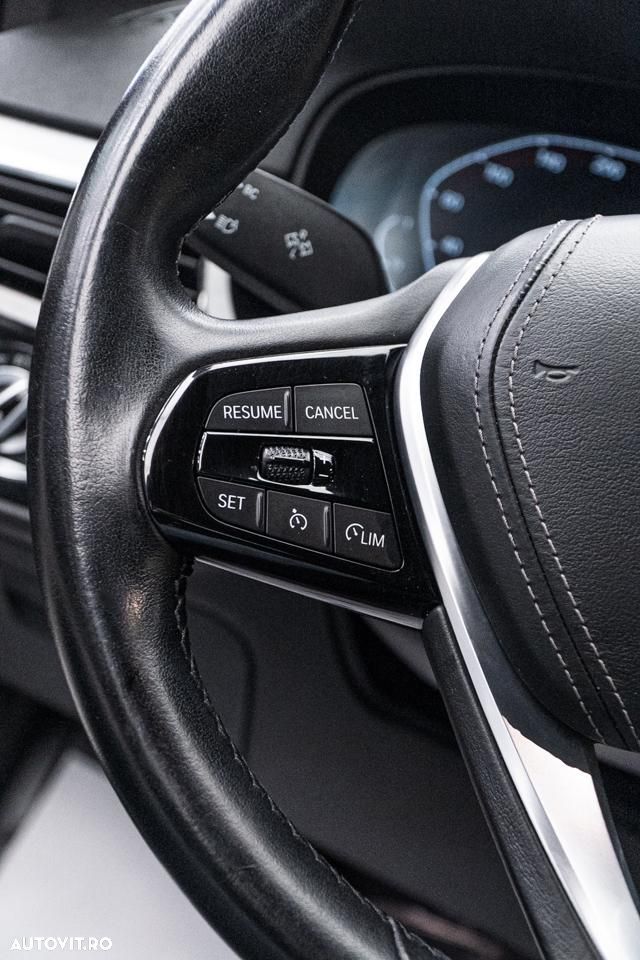 BMW Seria 5 530e Aut. Luxury Line - 18