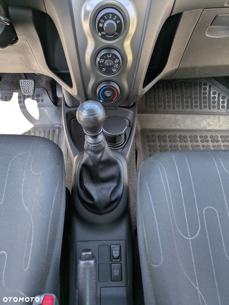 Toyota Yaris 1.33 Luna - 17