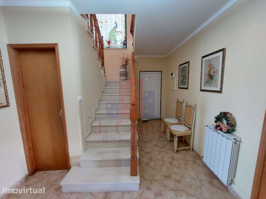 Moradia Geminada T4 com terreno | Entre a Cidade e a Praia - Grande imagem: 4/29
