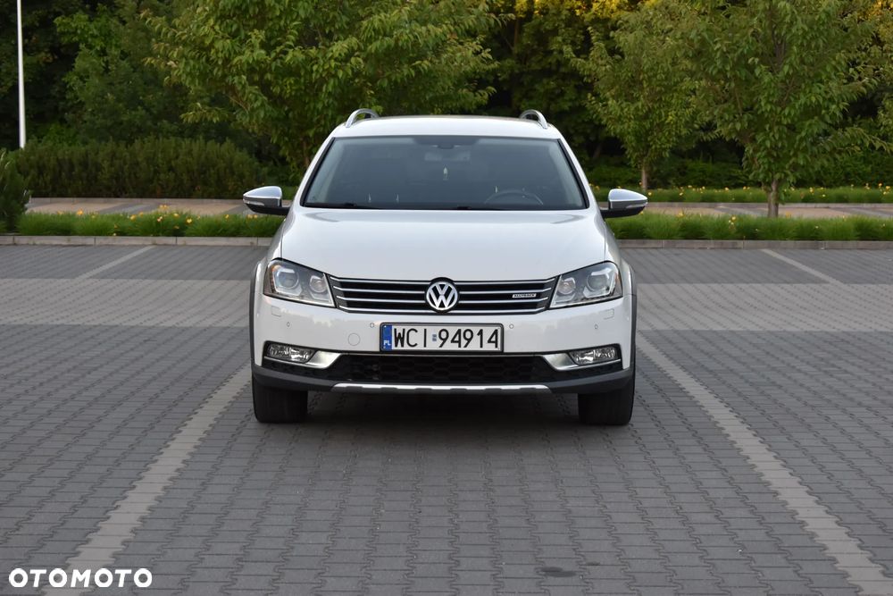 Volkswagen Passat 2.0 TDI BlueMotion Technology Exclusive - 2