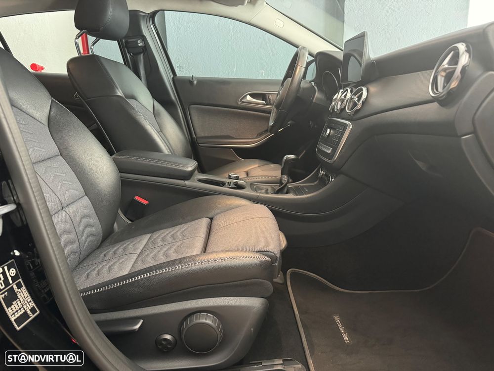 Mercedes-Benz GLA 200 Style - 44
