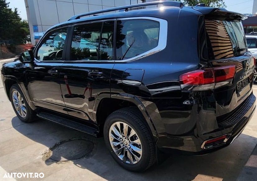Toyota Land Cruiser 300 - 3