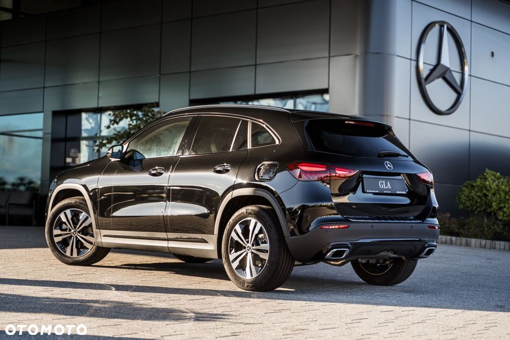 Mercedes-Benz GLA - 10