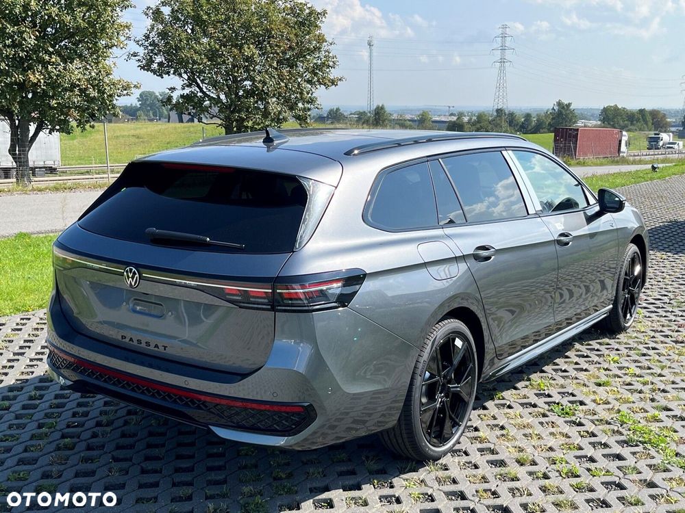 Volkswagen Passat - 4